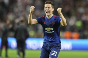 社区盾倒计时，皇家马德里今夜官宣签约，细节引发关注，媒体盛赞，数据趋势出现新变化的简单介绍-爱游戏